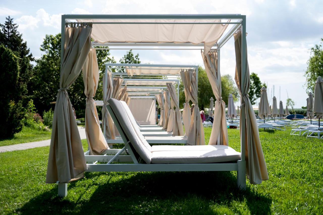 Hotel Marina Port Balatonkenese Luaran gambar