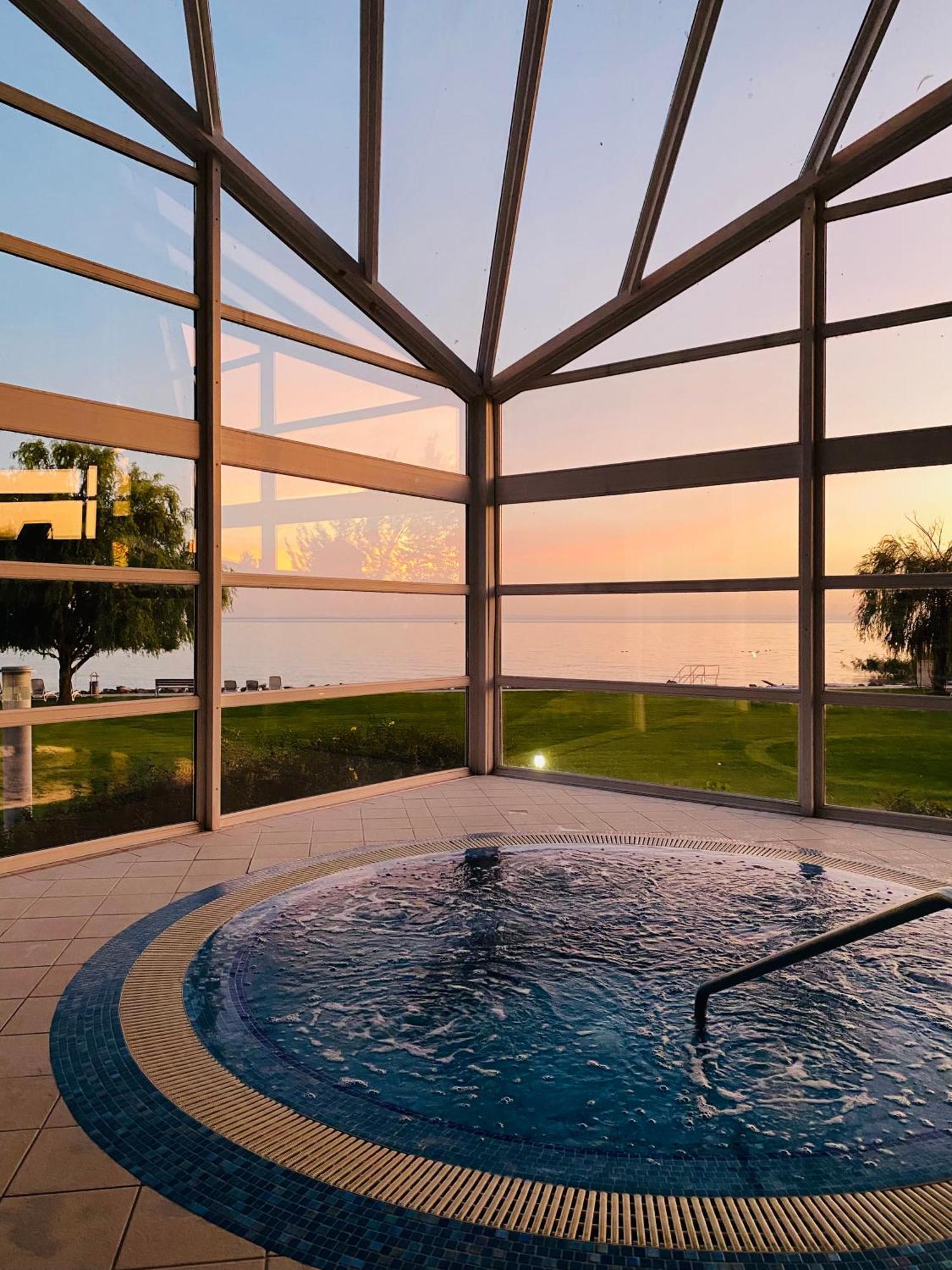Hotel Marina Port Balatonkenese Luaran gambar