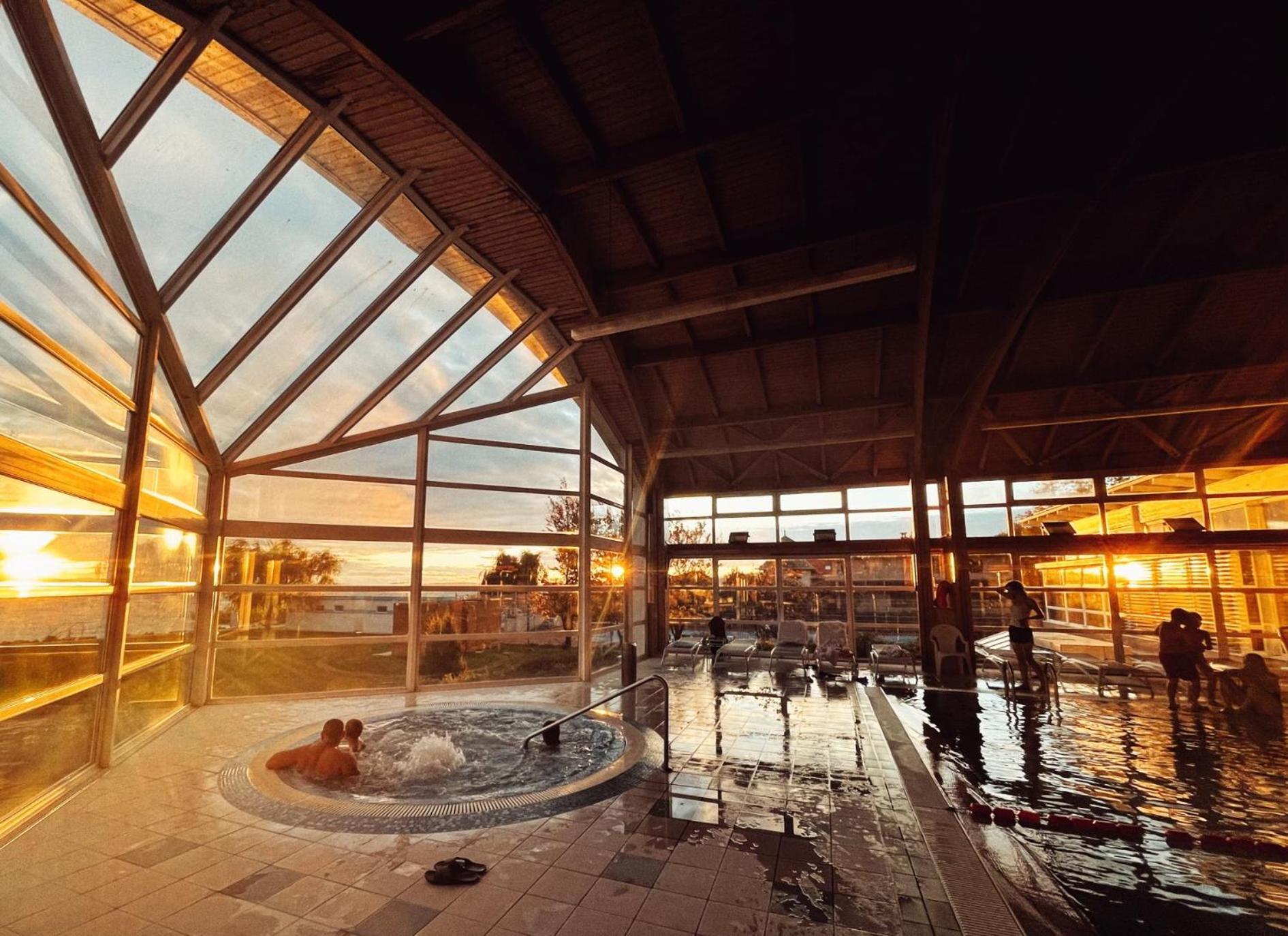 Hotel Marina Port Balatonkenese Luaran gambar