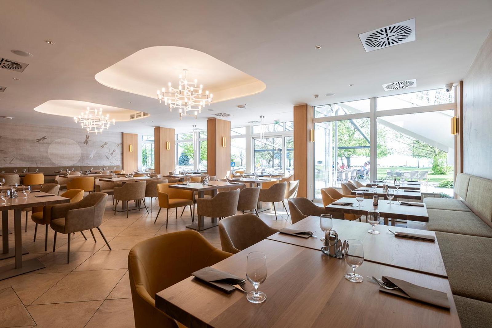 Hotel Marina Port Balatonkenese Luaran gambar