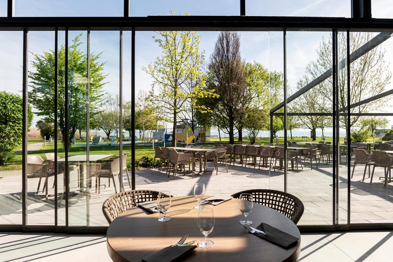 Hotel Marina Port Balatonkenese Luaran gambar