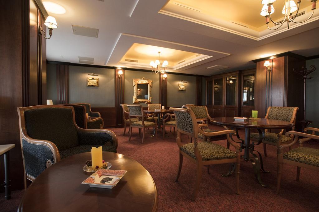 Hotel Marina Port Balatonkenese Luaran gambar