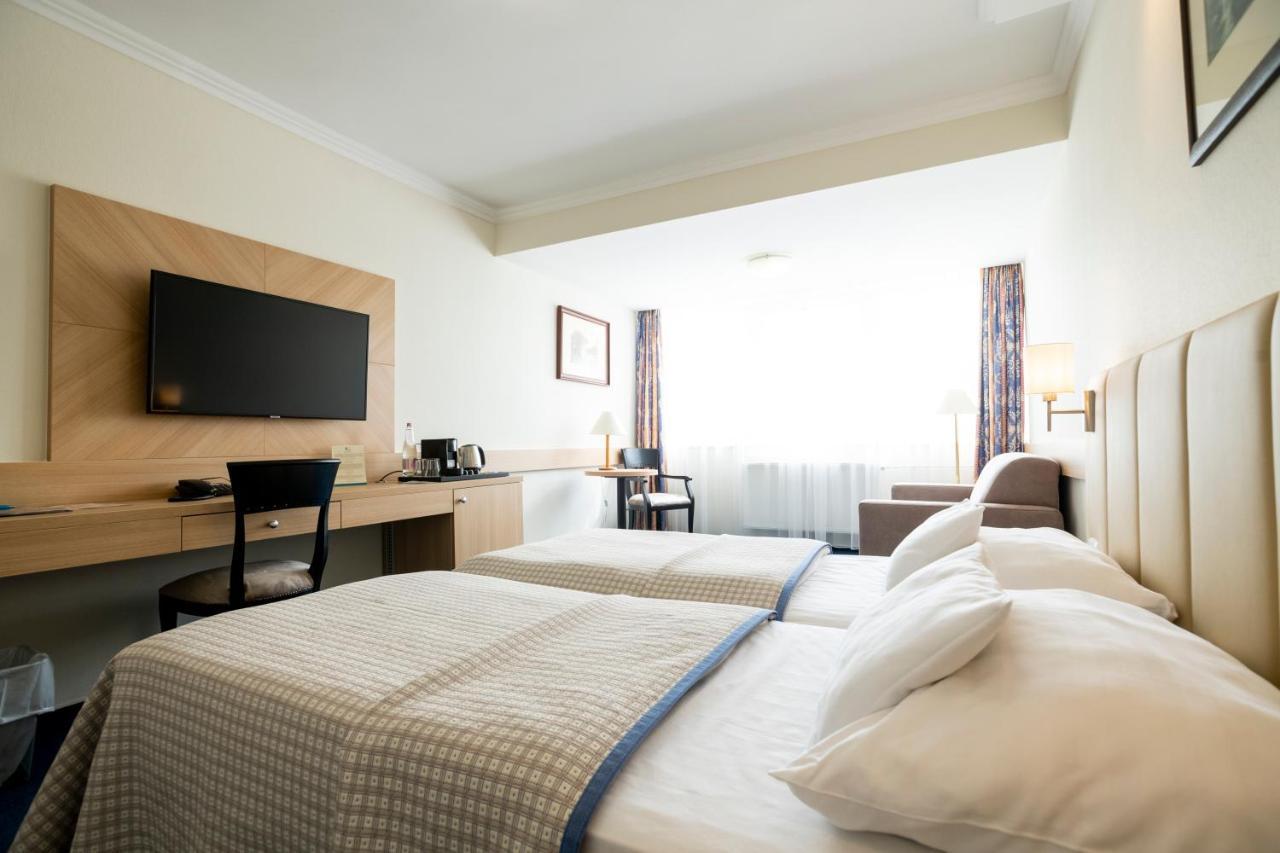 Hotel Marina Port Balatonkenese Luaran gambar